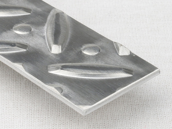 A5052 縞板：アルミ板のオーダー加工販売専門店『鉄板市場』